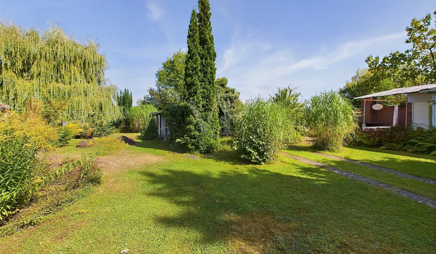 Blick auf die Bestandsgebäude