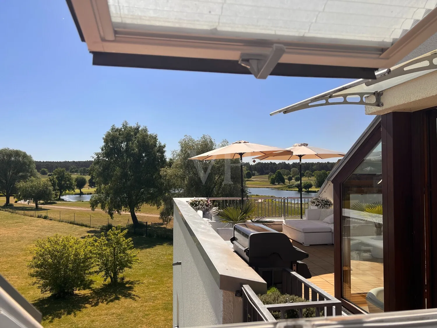 Terrassenblick aus dem Fenster