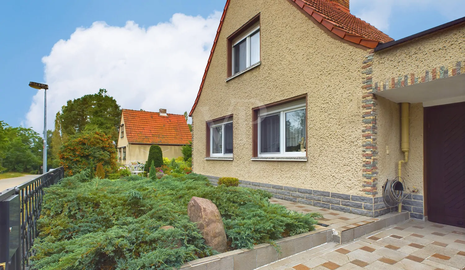 Einfamilienhaus mit Garage