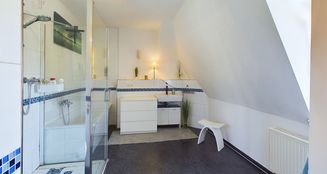 von_poll_real_estate_property_23206010-DG_image_9