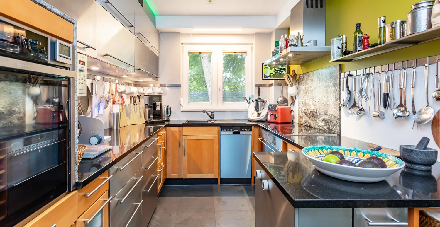 moderne, zeitlose Einbauküche