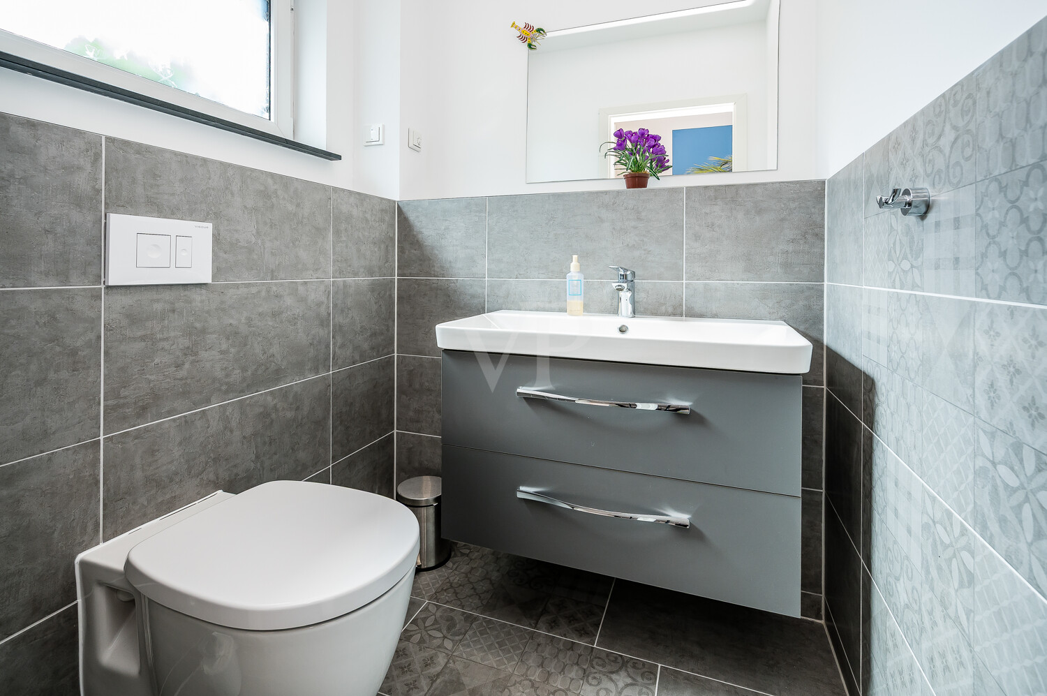 Gäste-WC in der Gewerbeeinheit