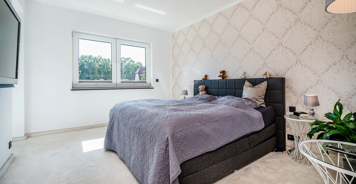 Schlafzimmer (Master)