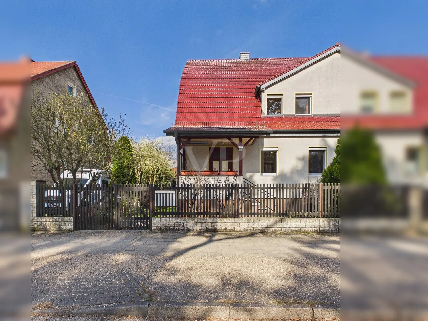 Hausansicht von der Straße