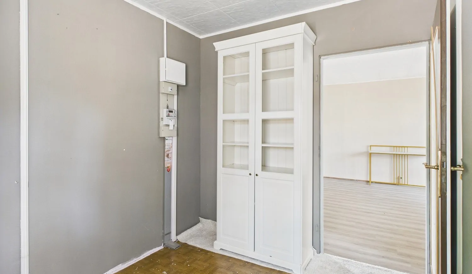 SZ rechts mit Schrank