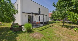 von_poll_real_estate_property_25206015-KD_image_2