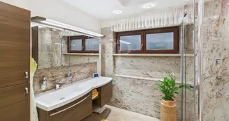 von_poll_real_estate_property_25016017_image_11