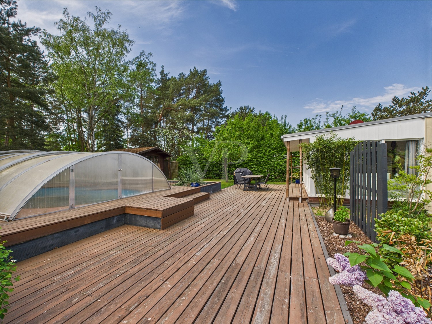 Pool & Terrasse