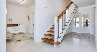 von_poll_real_estate_property_25206048_image_5