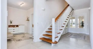 von_poll_real_estate_property_25206048_image_5