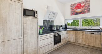 von_poll_real_estate_property_25206039-DGlinks_image_3