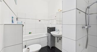 von_poll_real_estate_property_25206039-DGlinks_image_5