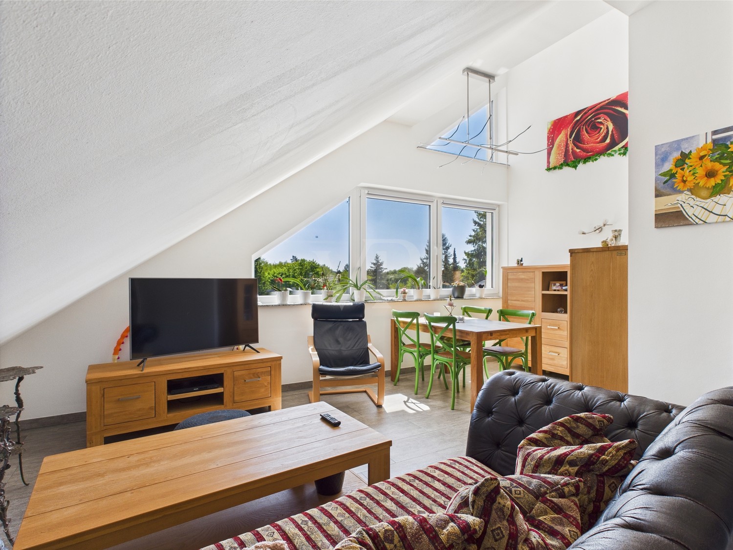 Offenes Wohnzimmer zur Küche