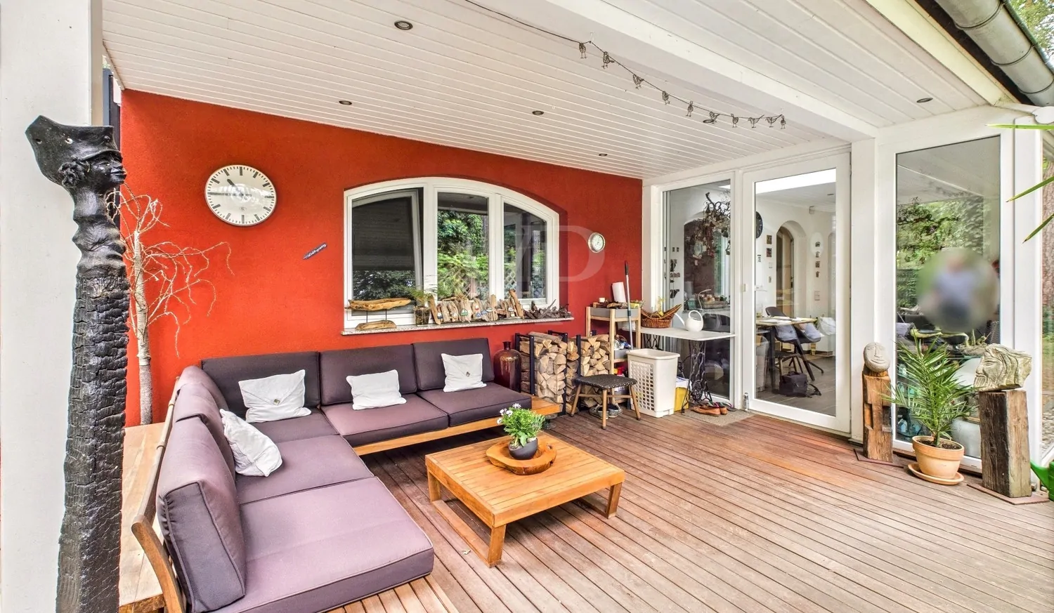 Überdachte Terrasse mit Süd-West-Ausrichtung