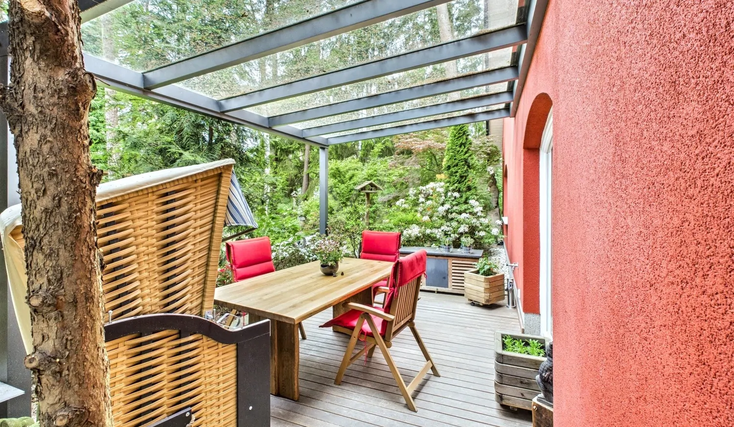 Überdachte Terrasse mit Südausrichtung