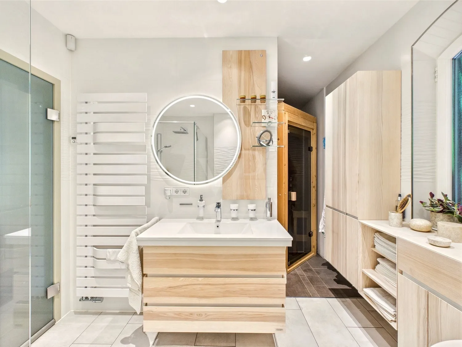 Masterbad mit innenliegender Sauna