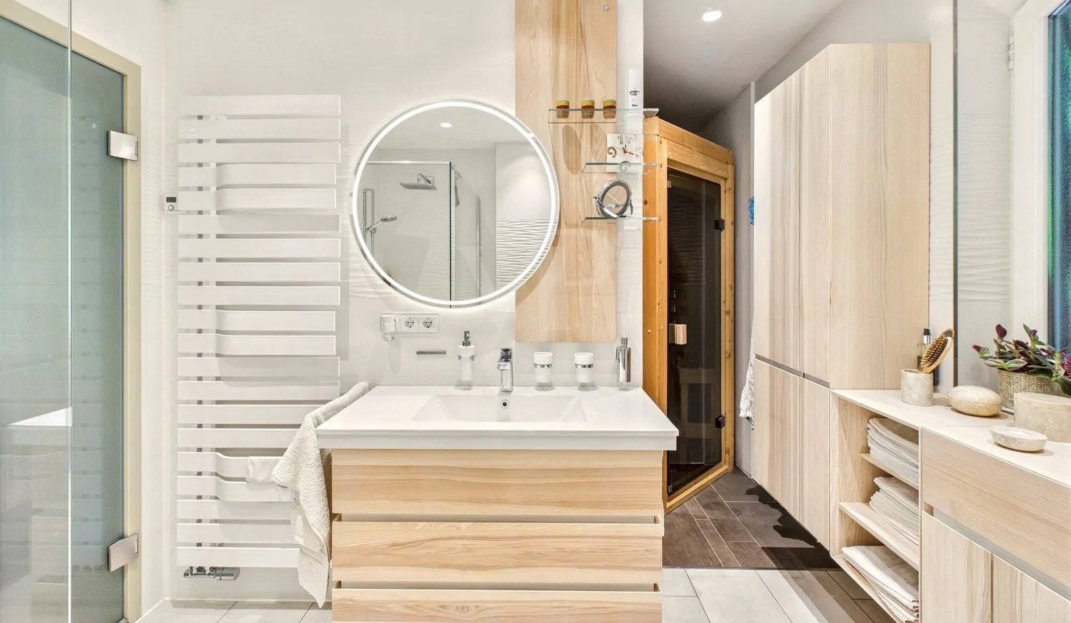 Masterbad mit innenliegender Sauna