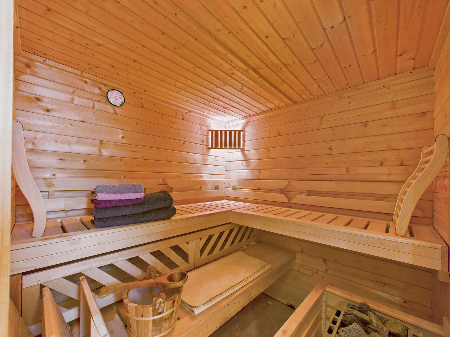 Kellerraum 3 mit Sauna, Dusche und WC