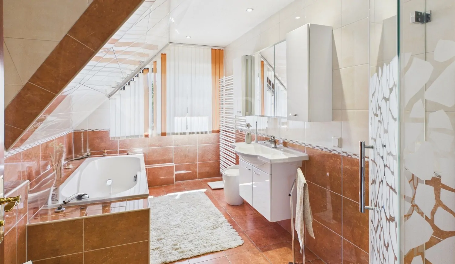 Masterbad im Dachgeschoss