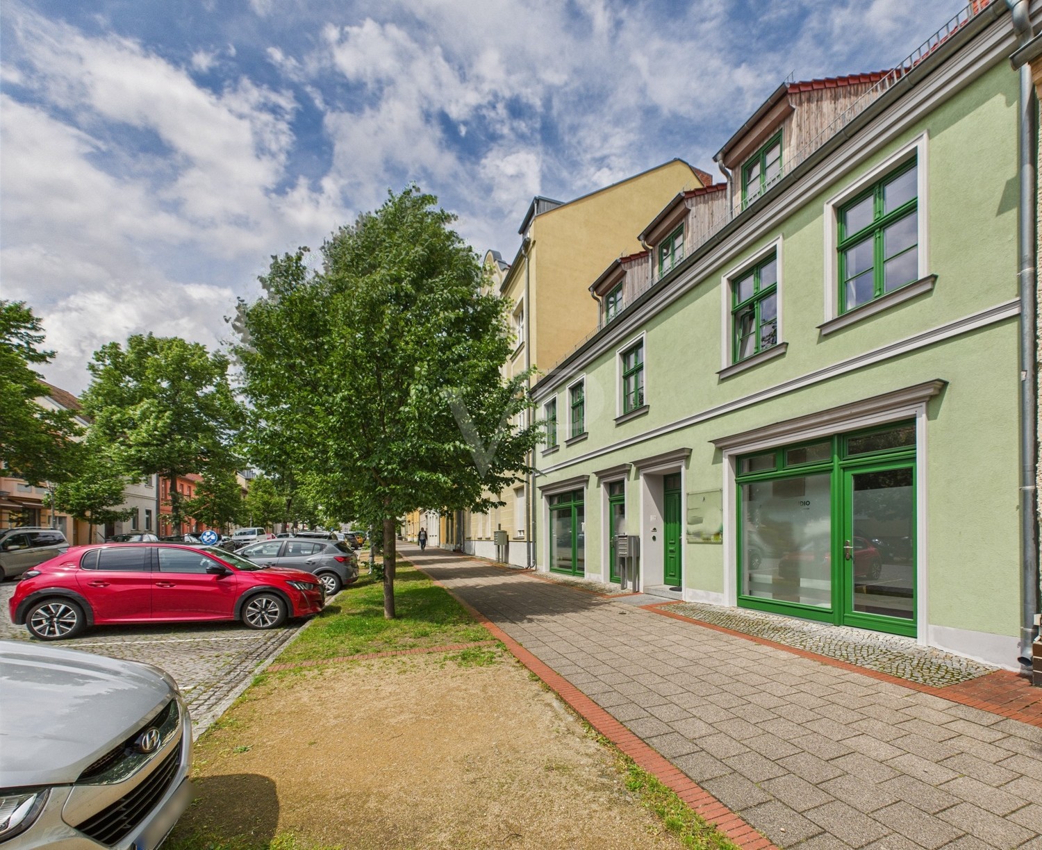 Einzelhandels-, Büro- oder Praxisfläche