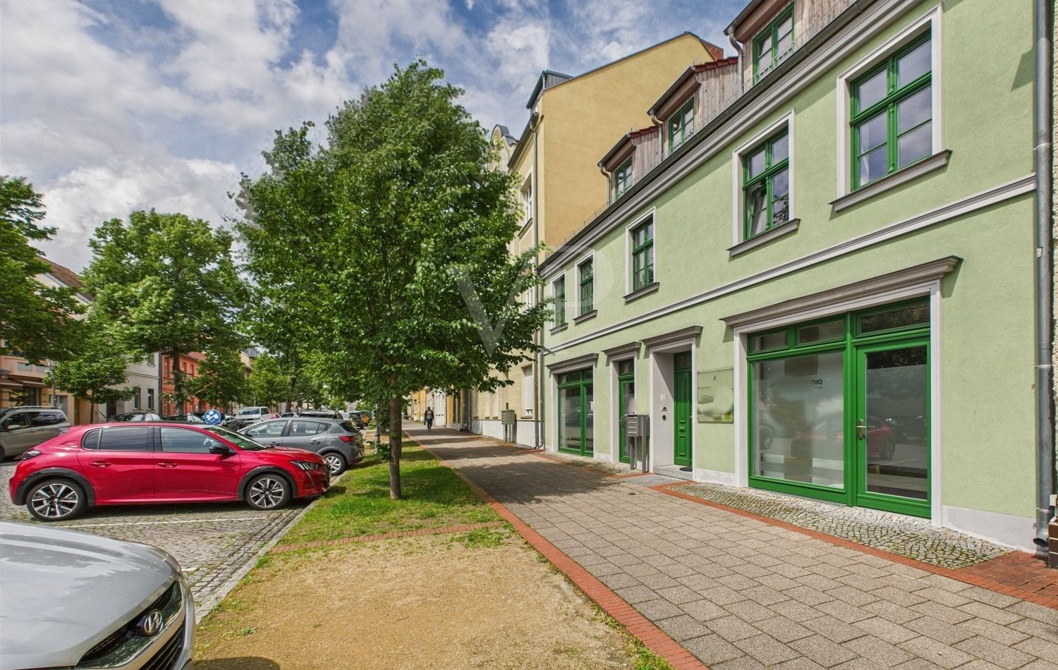 Einzelhandels-, Büro- oder Praxisfläche