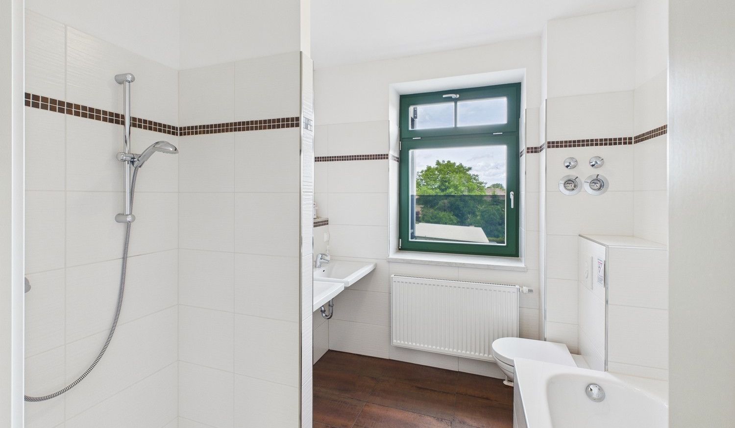Wannenbad mit Fenster
