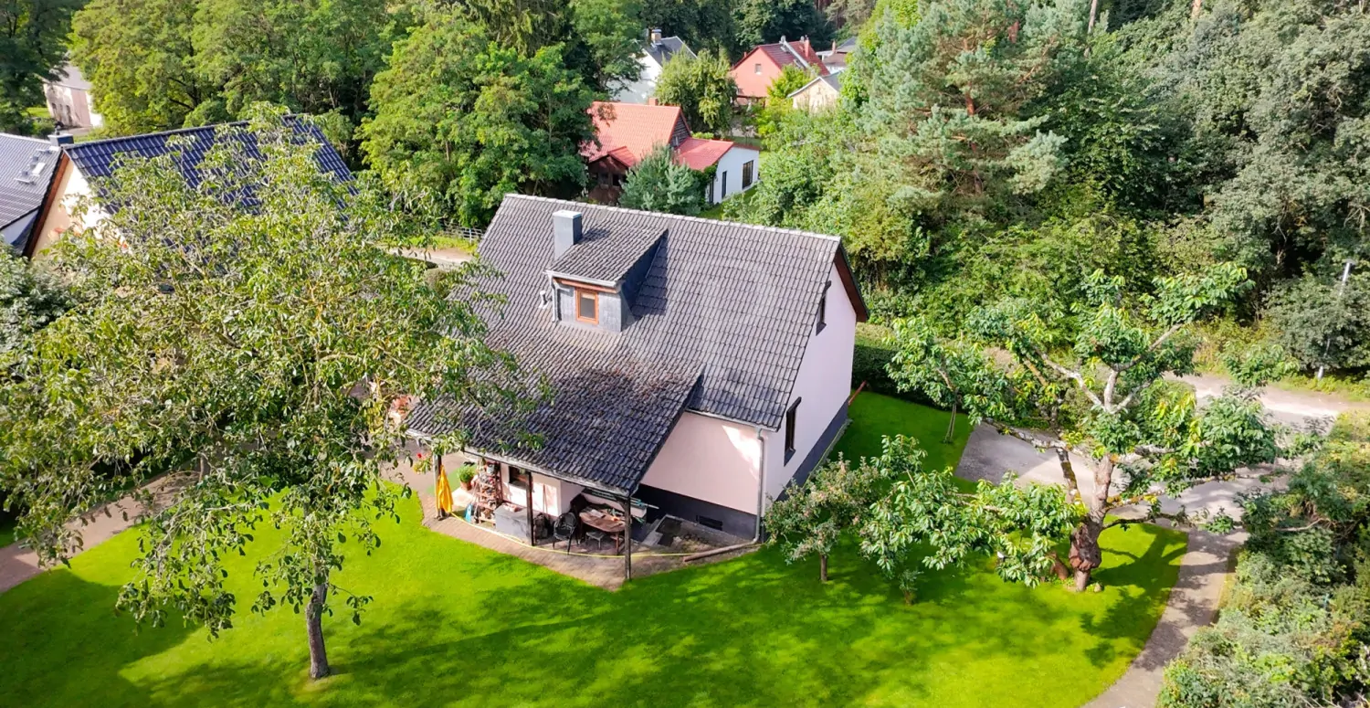 Hausansicht (Drohnenaufnahme)