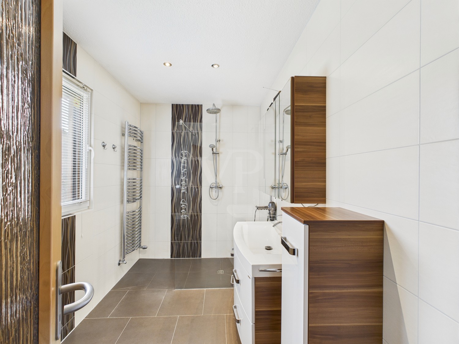 Badezimmer EG