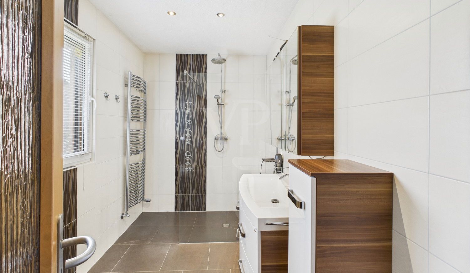Badezimmer EG