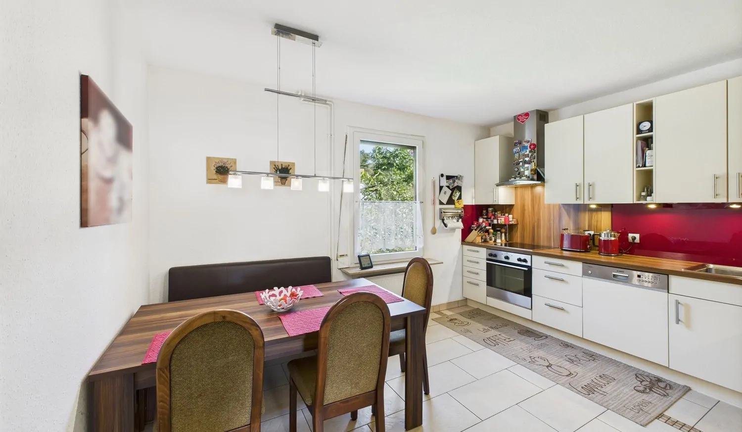 Küche und Essbereich