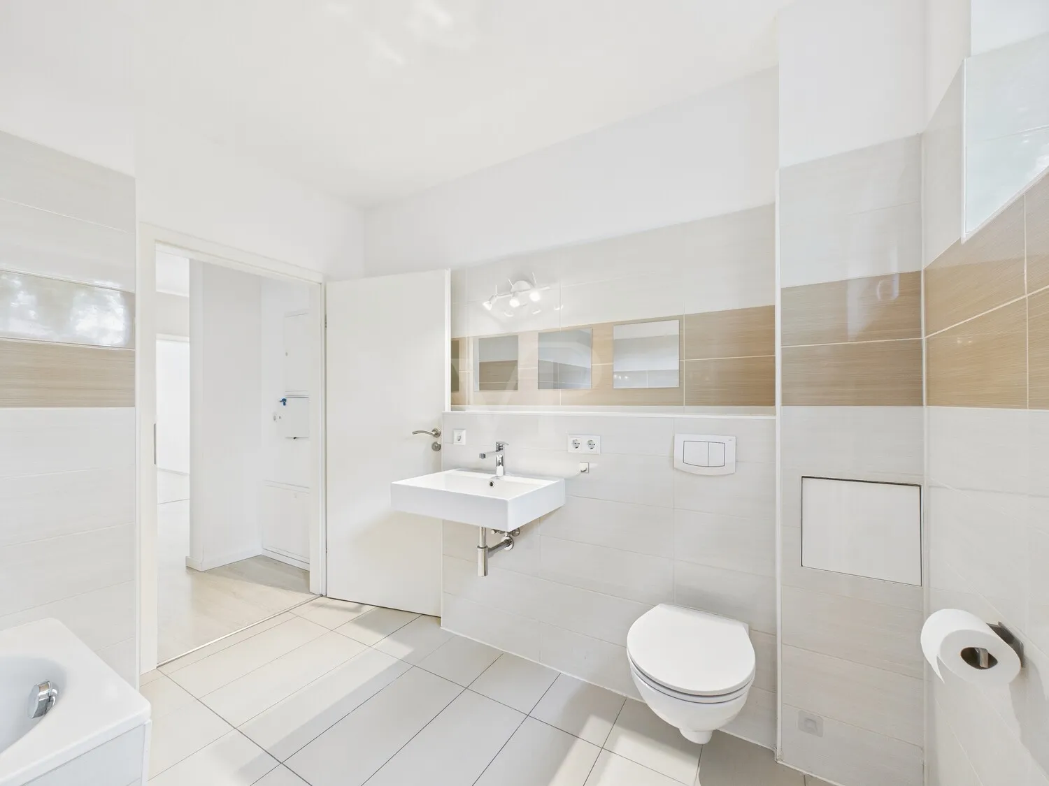 Wannen- und Duschbad im EG