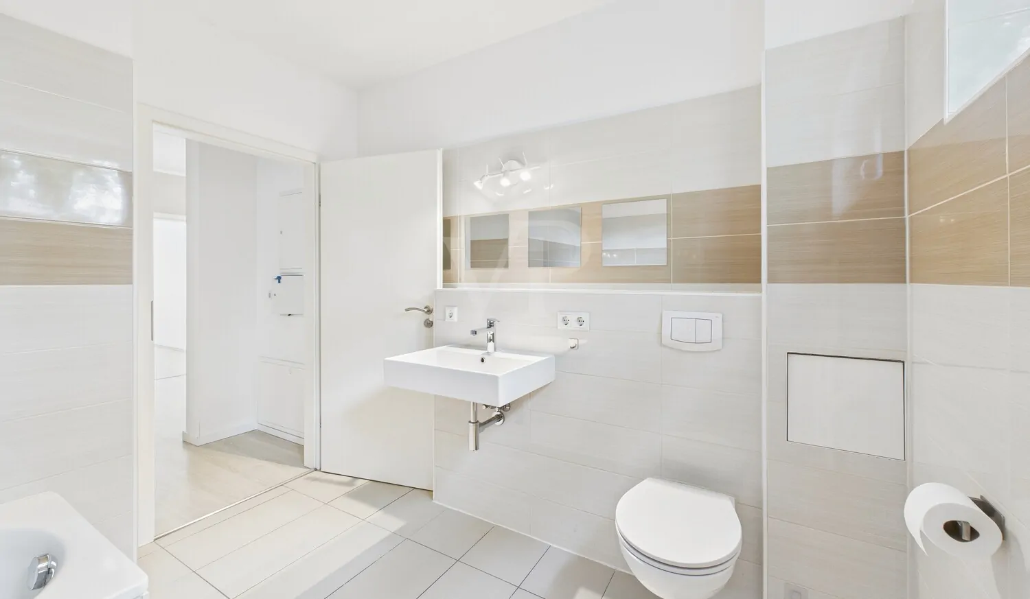 Wannen- und Duschbad im EG