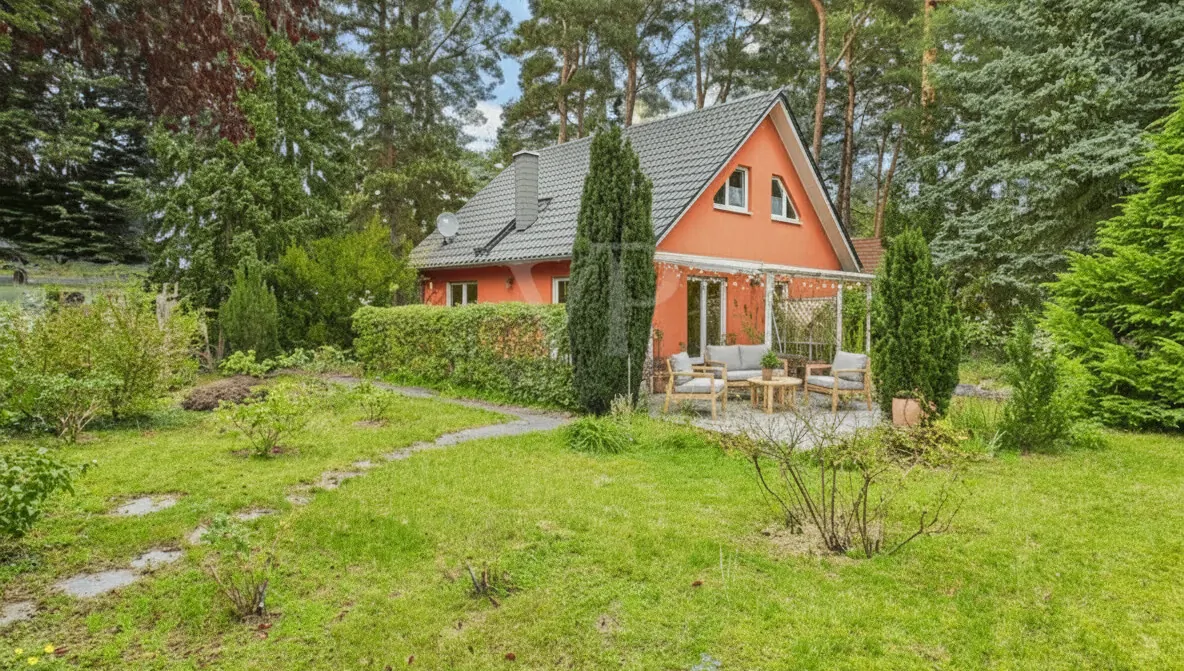 Großes Grundstück, Gartenmöbel KI-generiert