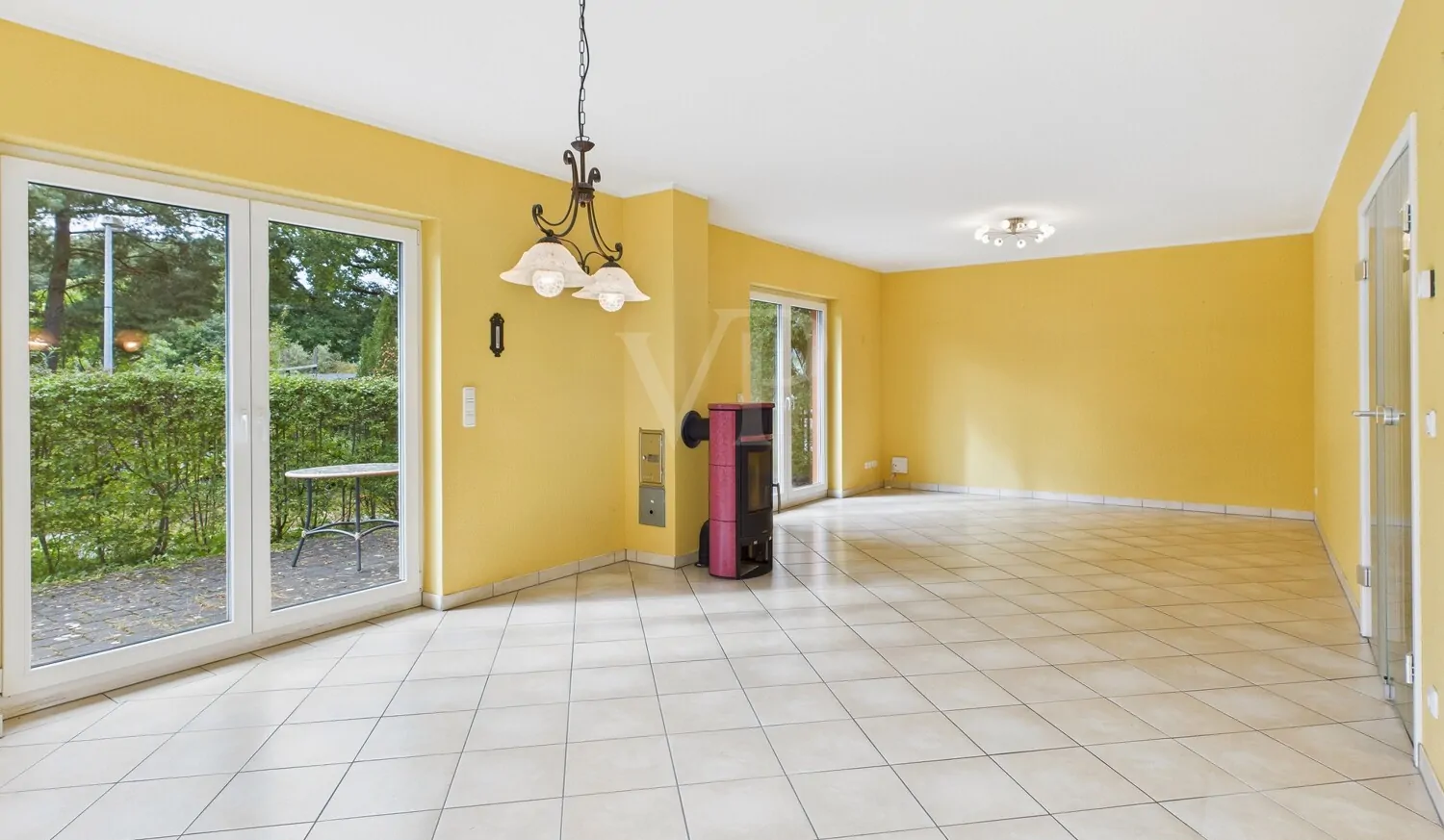 Wohnzimmer mit Kaminofen