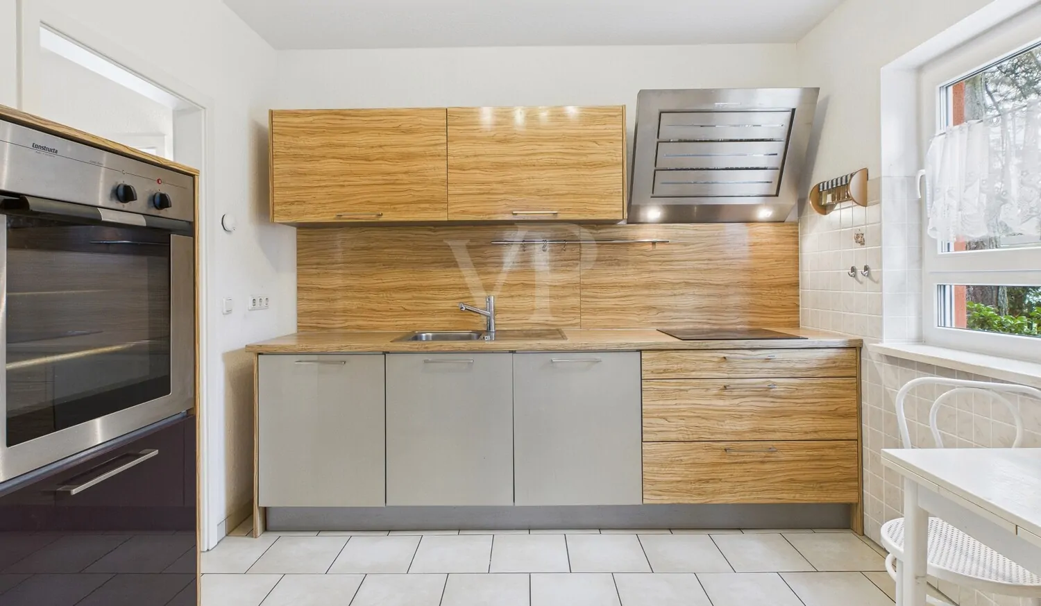 Moderne Einbauchküche