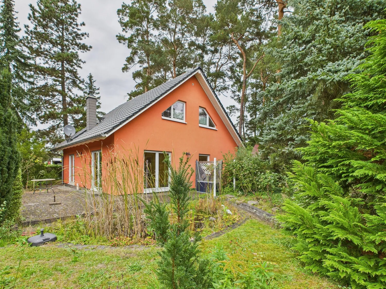 CAM02927G0-PR0242-STILL021