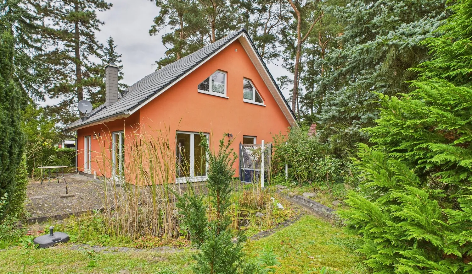 CAM02927G0-PR0242-STILL021