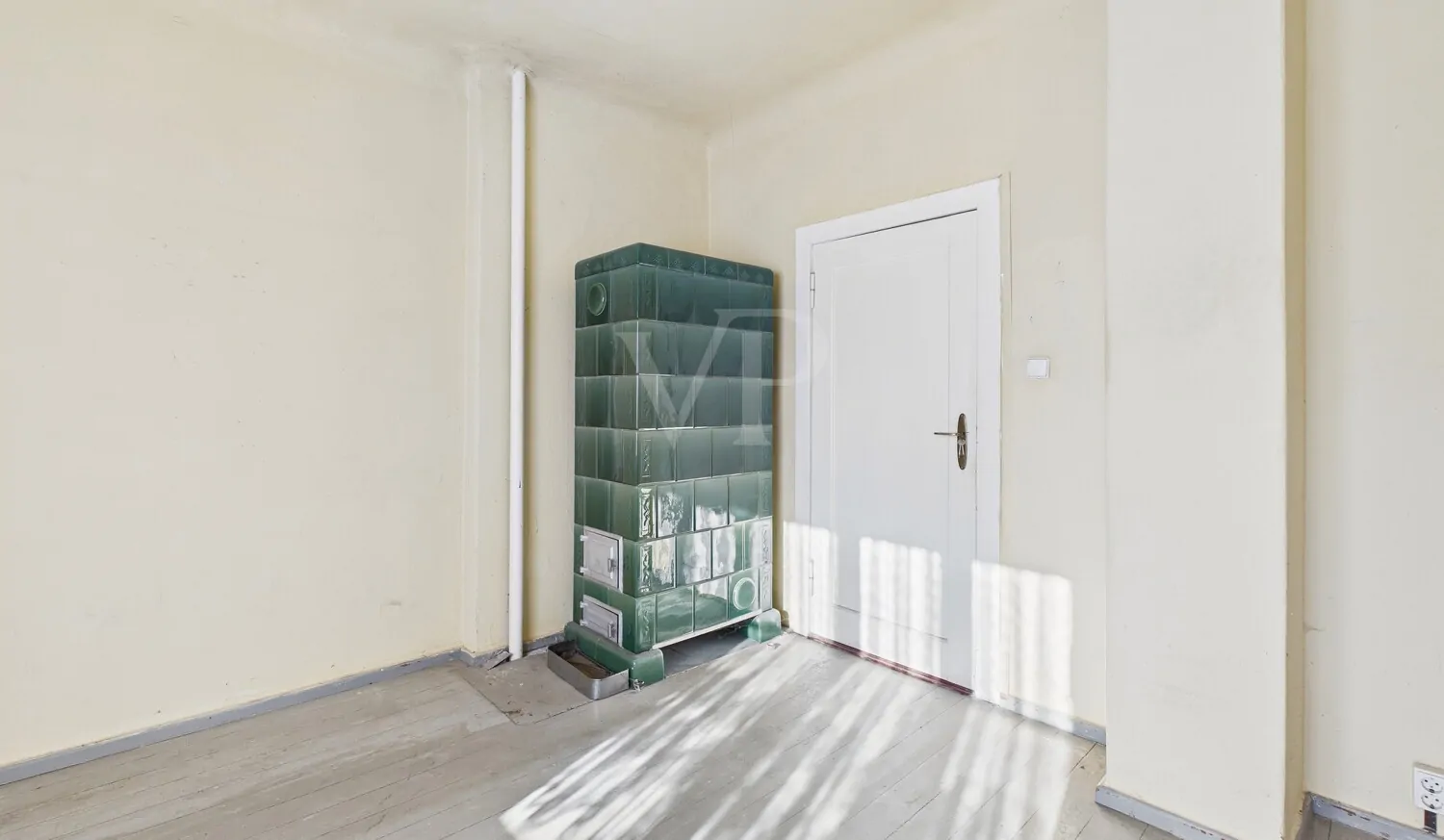 Schlaf-, Kinder- oder Arbeitszimmer 4 mit Kachelofen im OG