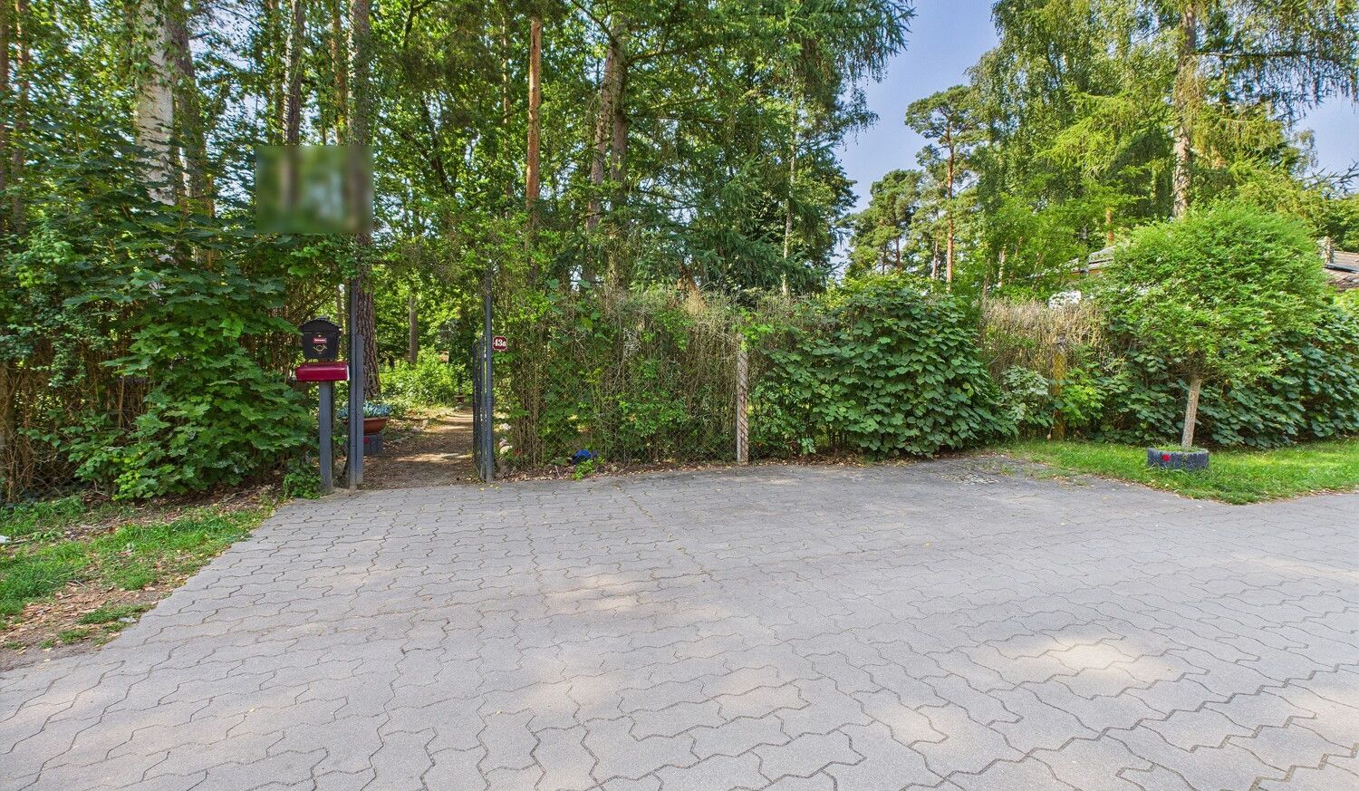 Straßenansicht