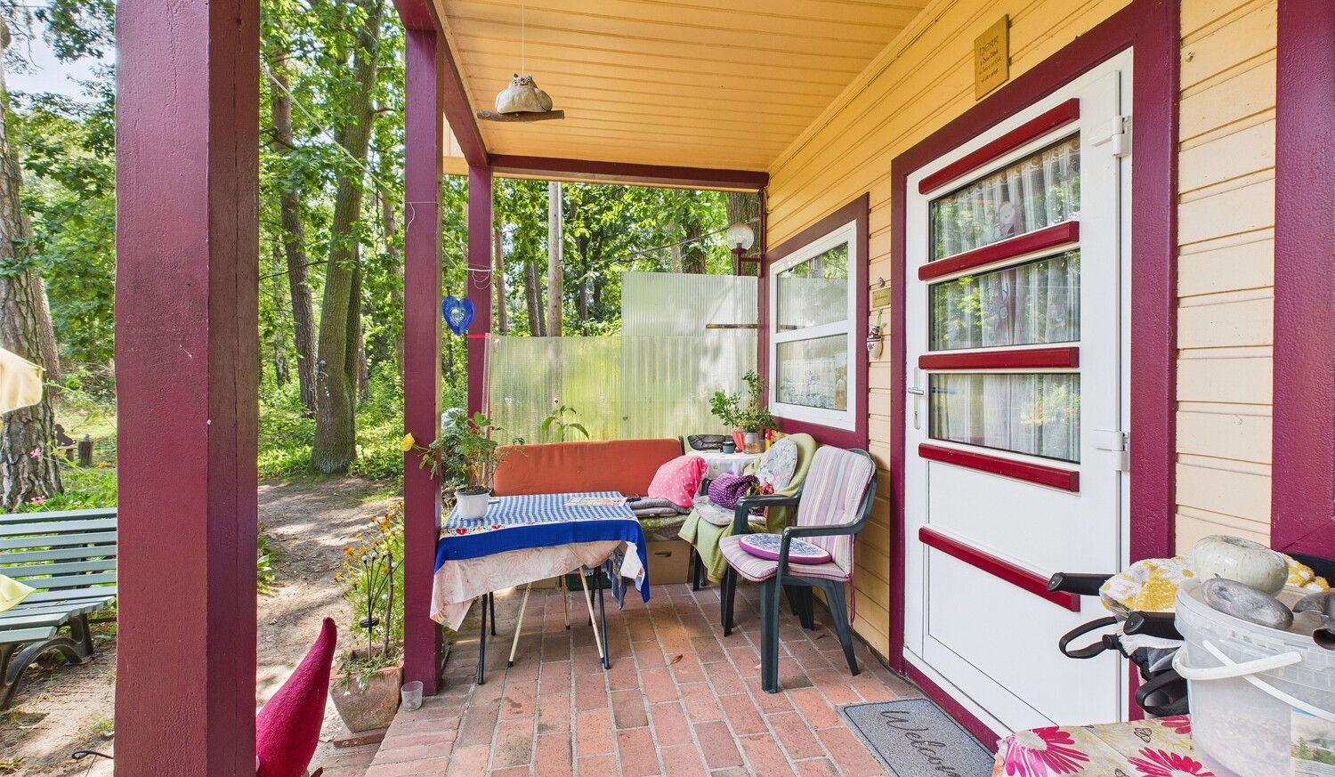 Überdachter Eingangsbereich/Terrasse