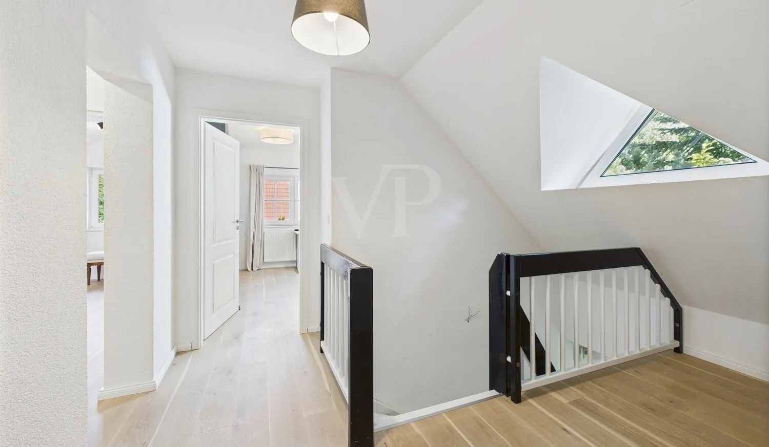 Flur / Galerie im OG