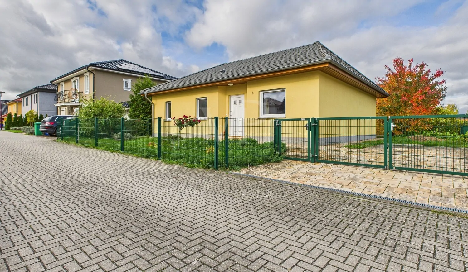 Hausansicht von der Straße