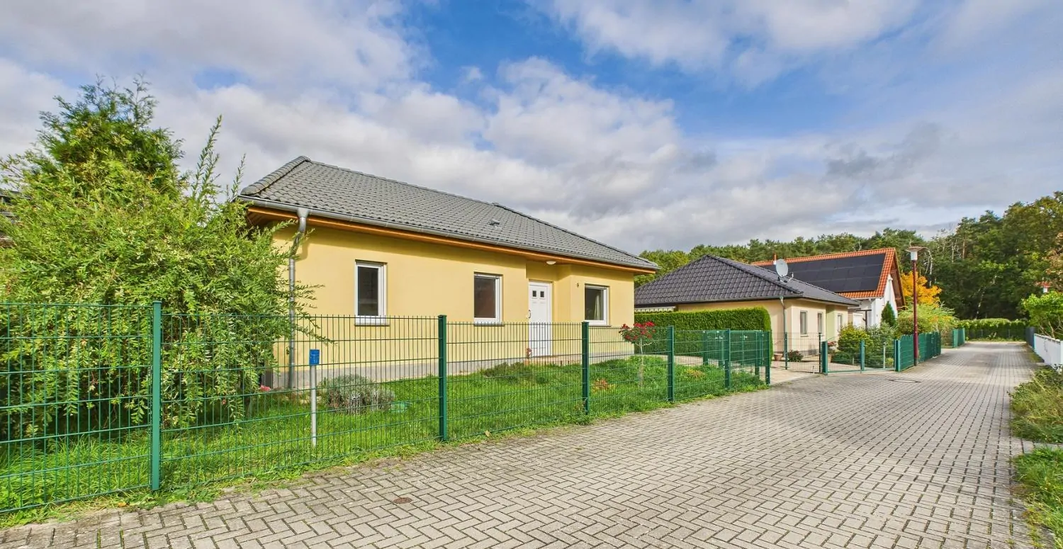 Hausansicht von der Straße