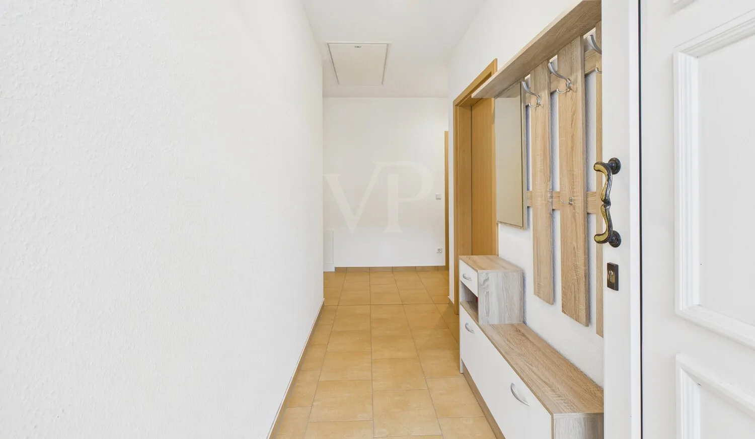Hauseingangsbereich mit Garderobe