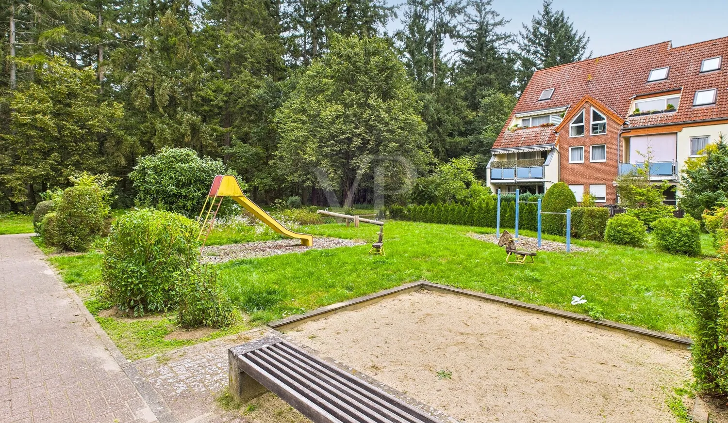 Spielplatz vor dem Hauseingang