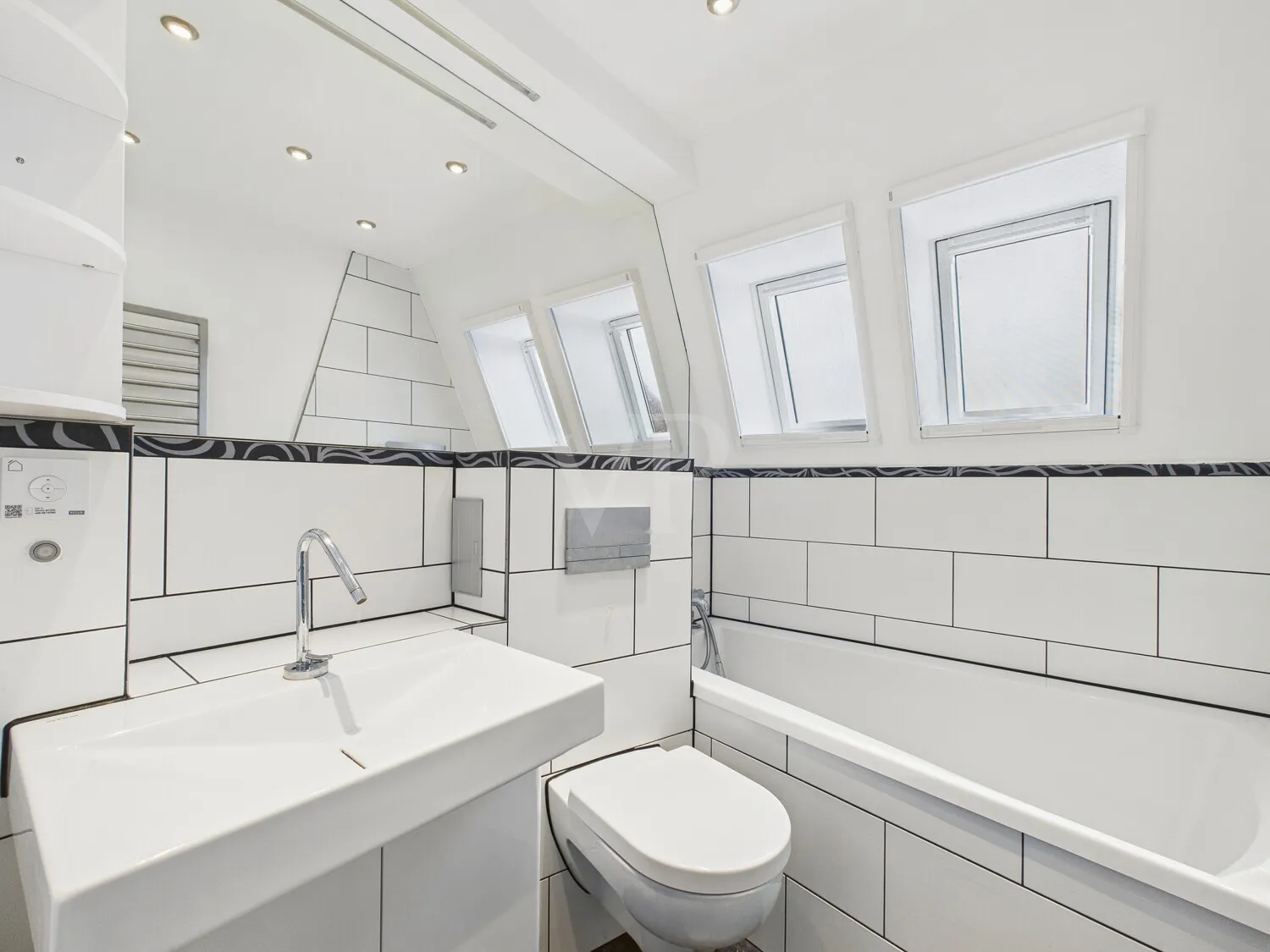 Wannenbad mit neuen Fenstern