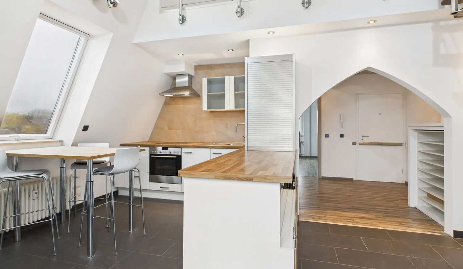 Einbauküche mit neuen Fenstern