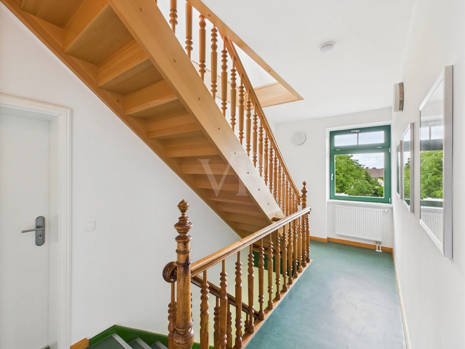 INVESTMENT OPPORTUNITY - Residential and commercial building in a prime downtown location in Mittenwalde - 6% return