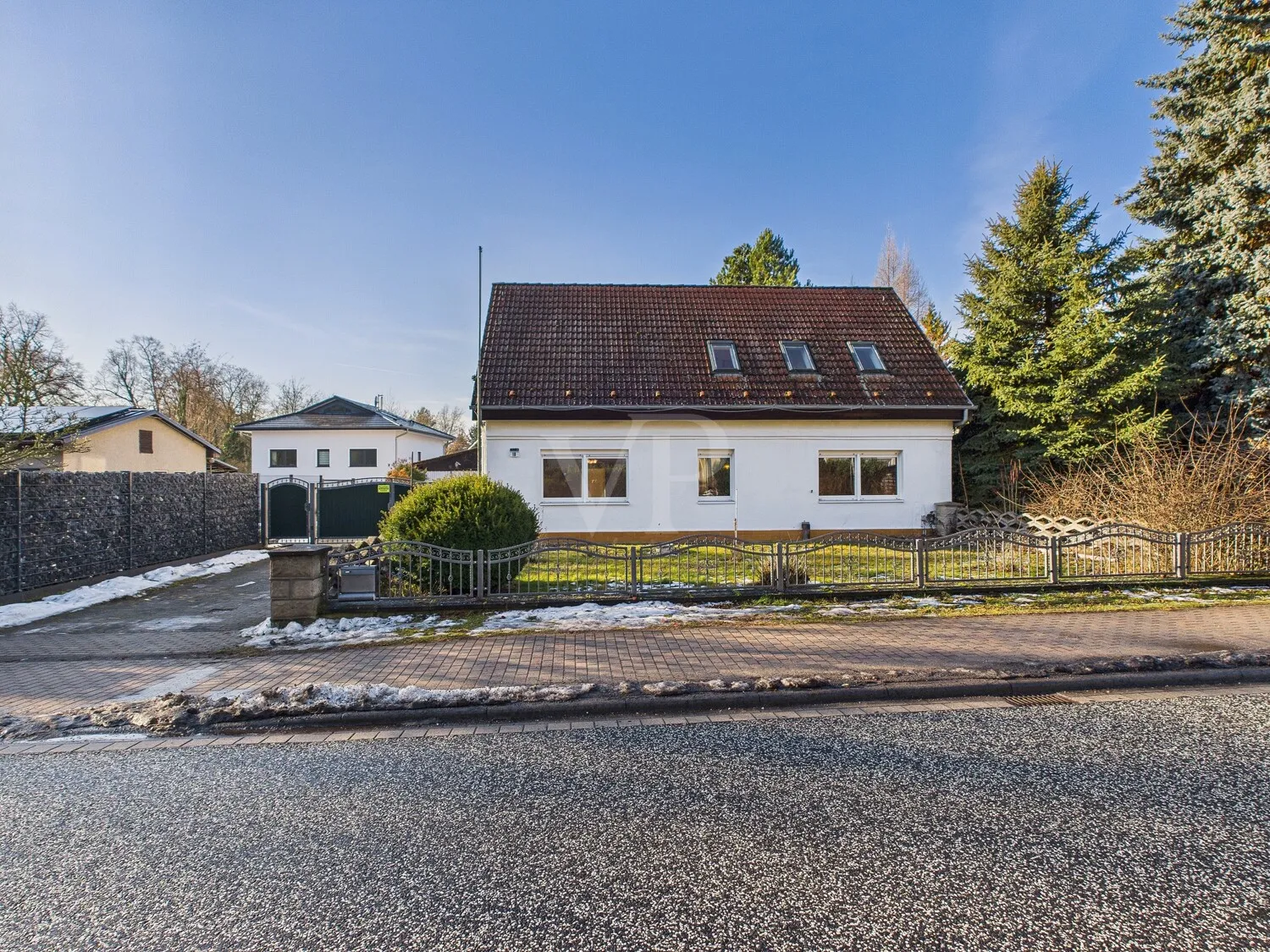 Hausansicht von der Straße