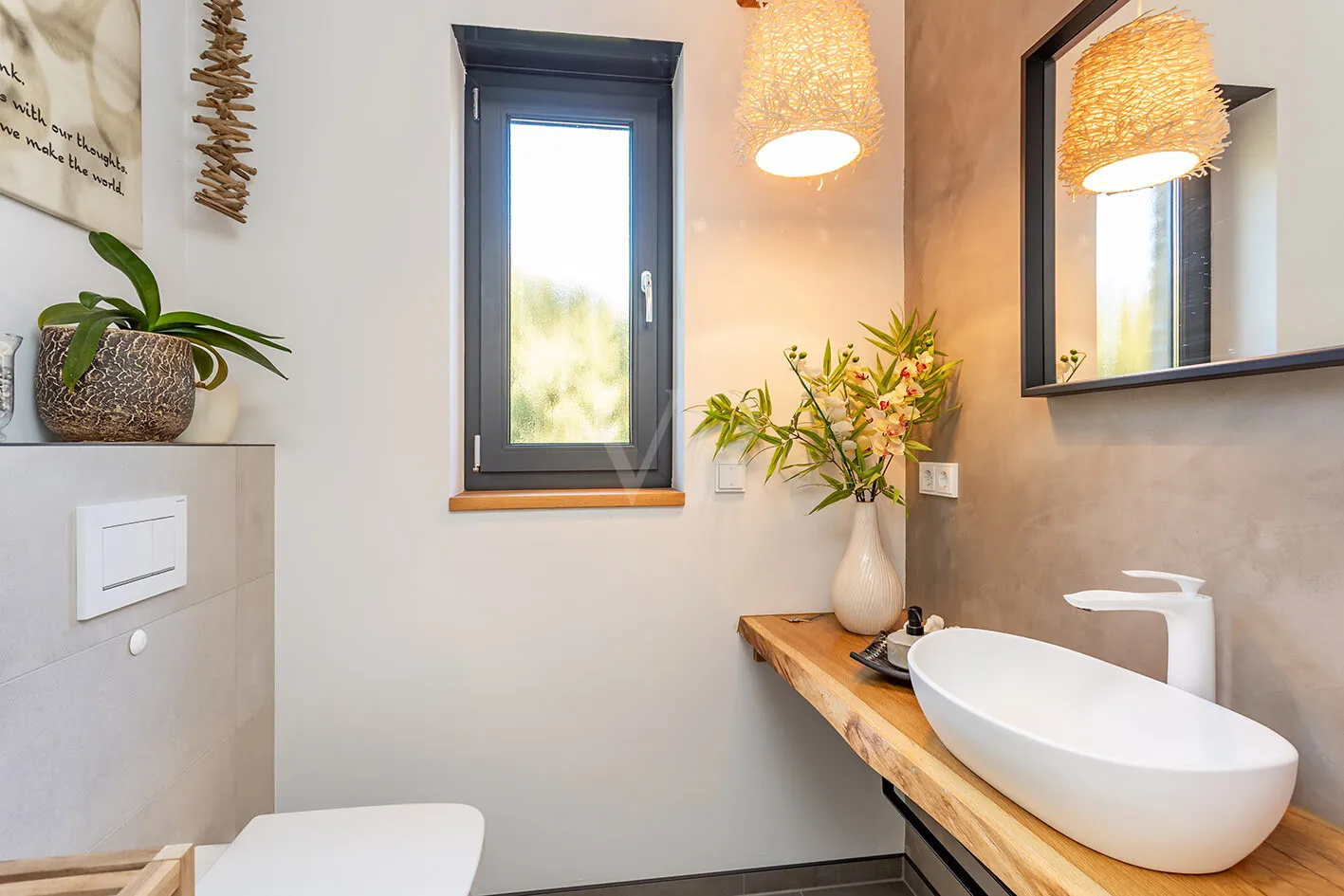 Hochwertiges Gäste-WC im EG